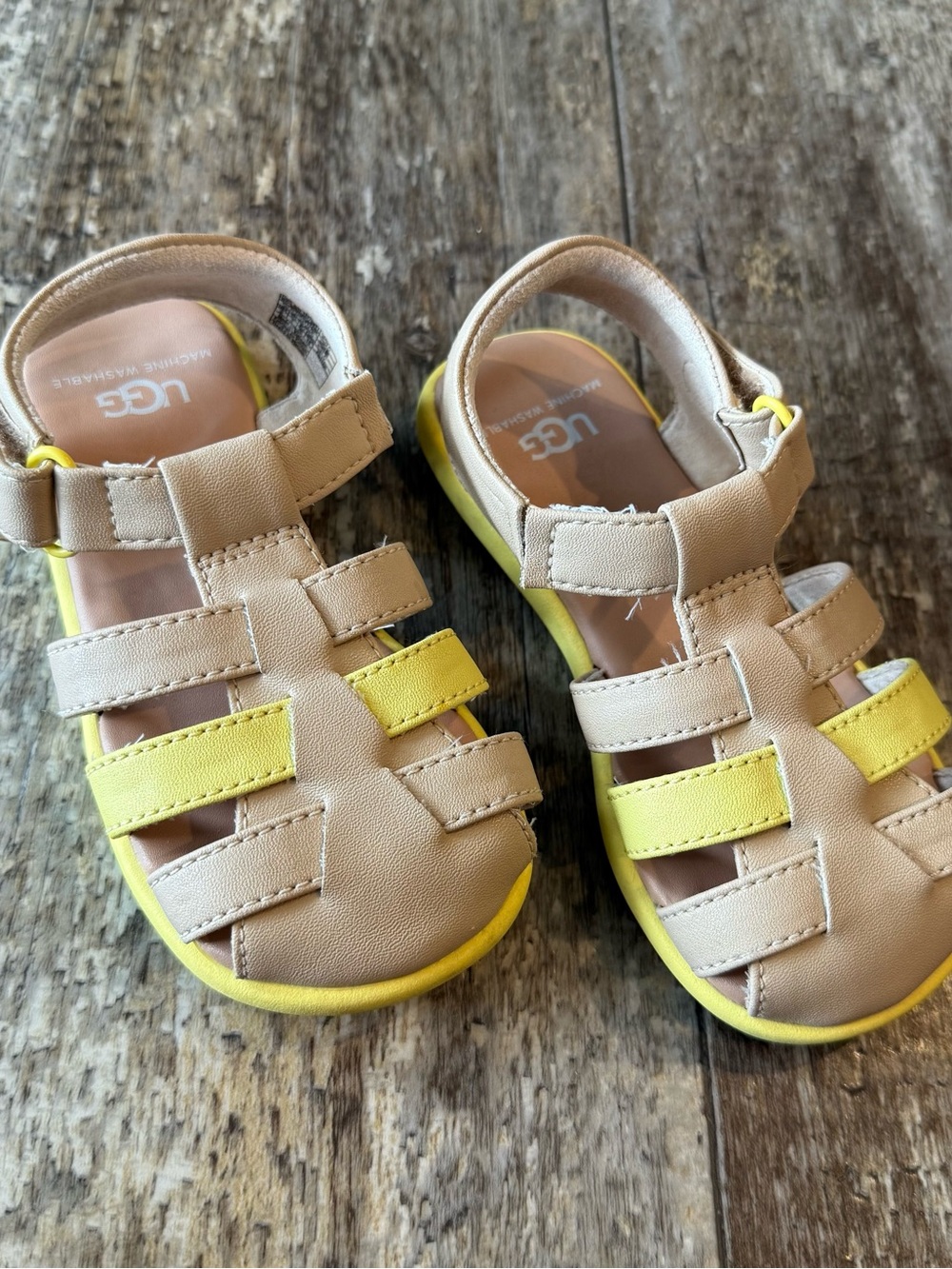 UGG Kids Kolding Fisherman Sandals Size 9c
